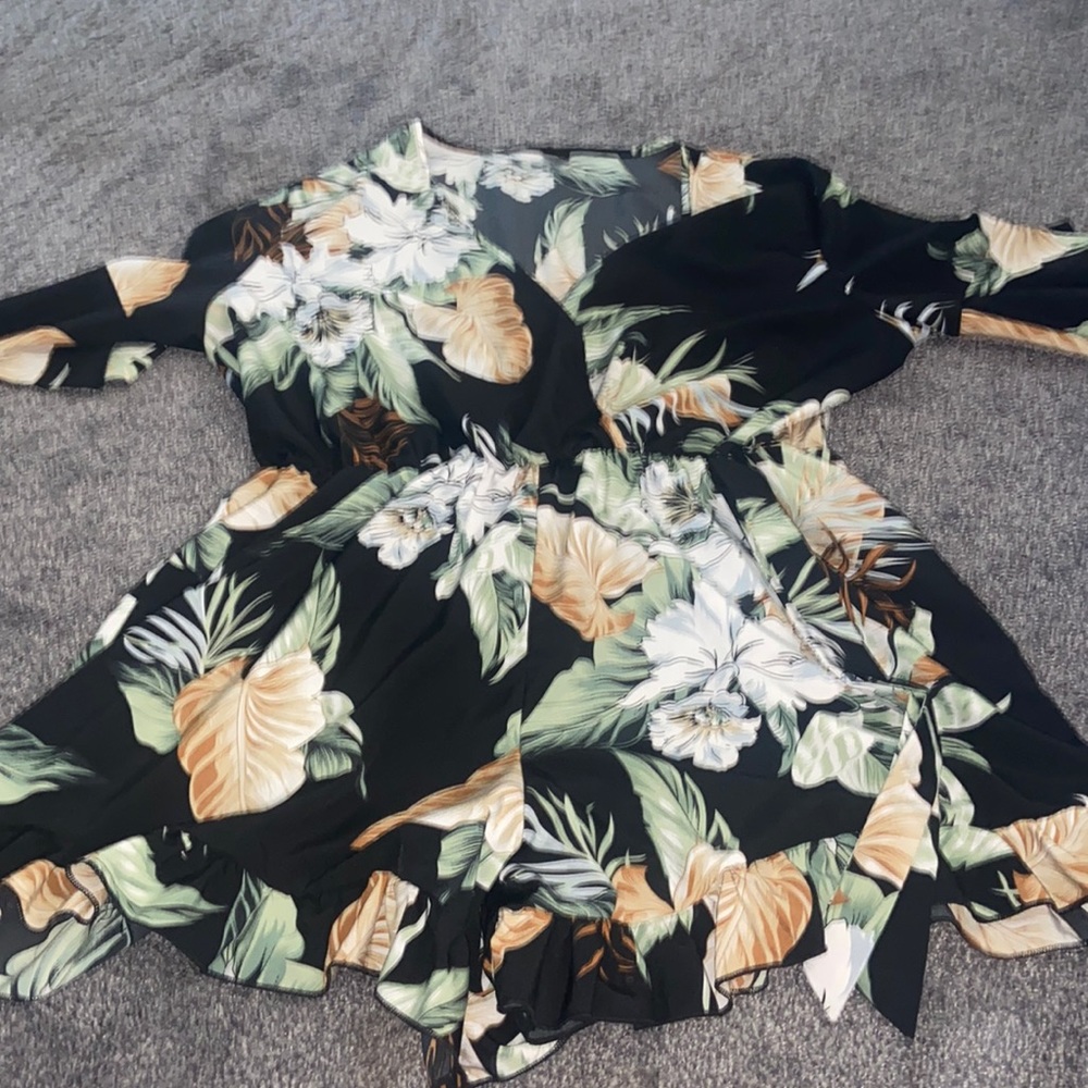 SHEIN romper 1XL fits like Large